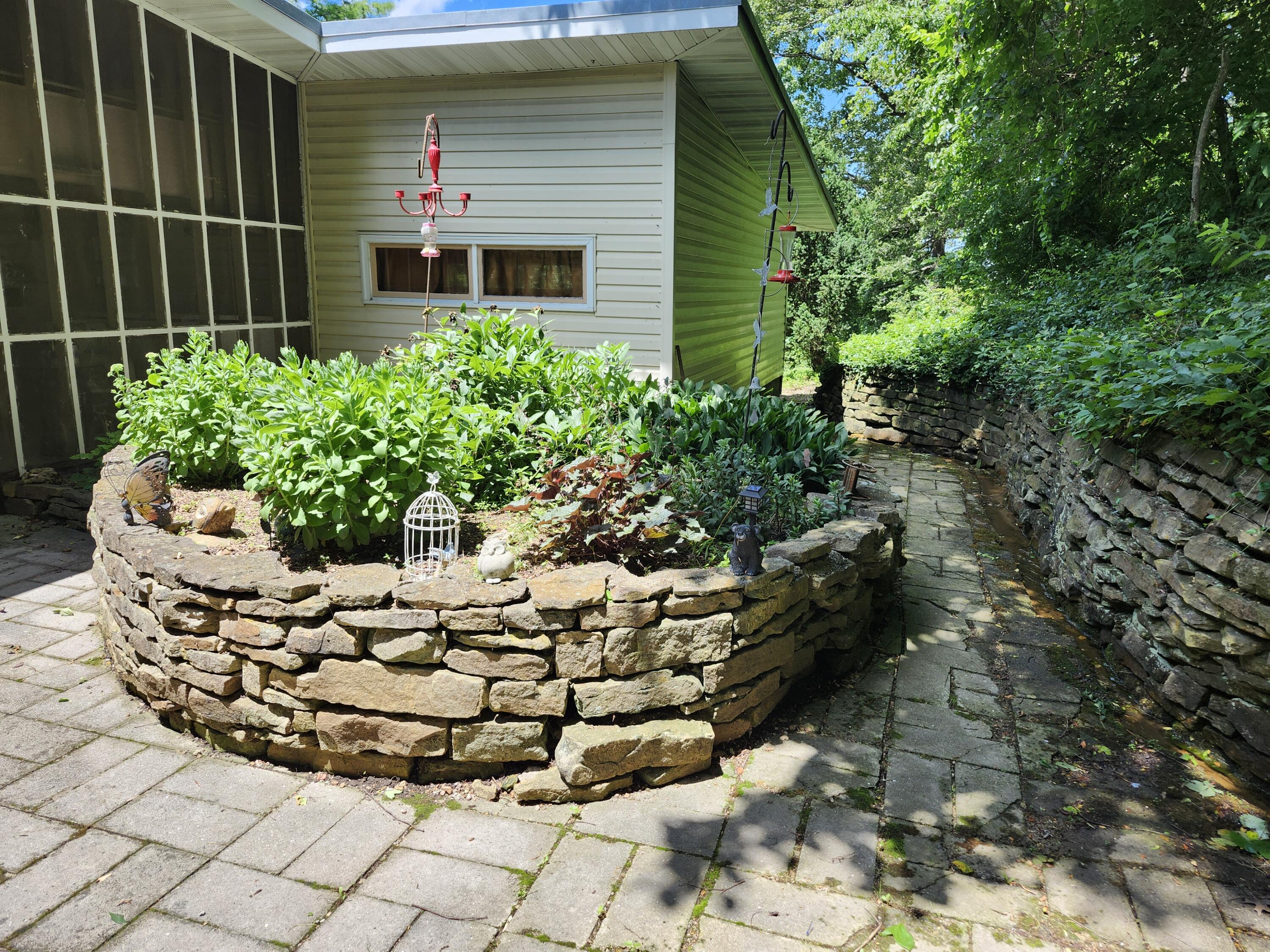 702 West Hubble Drive Property Photo 49