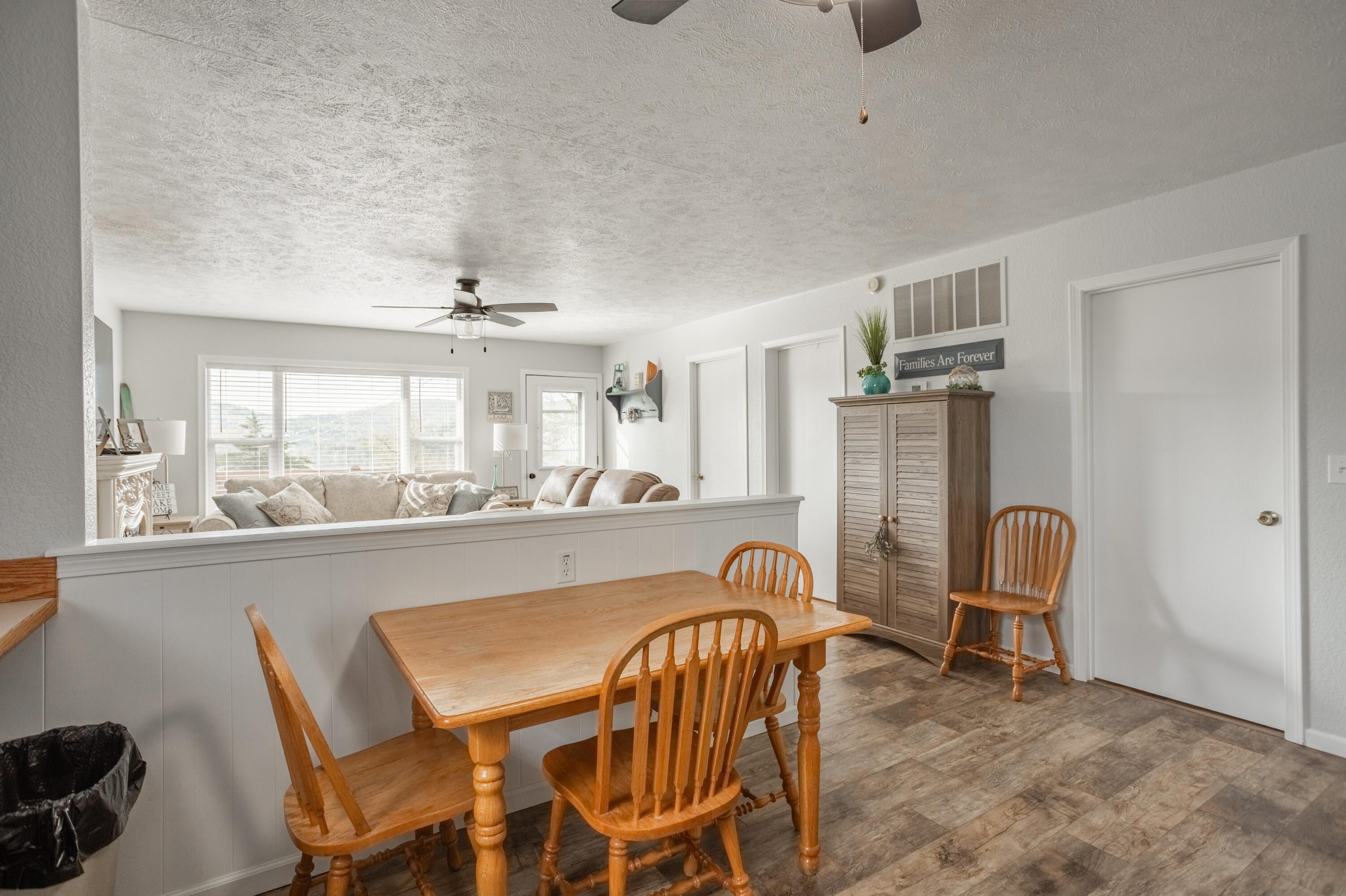 47 Misty Den Drive Property Photo 6