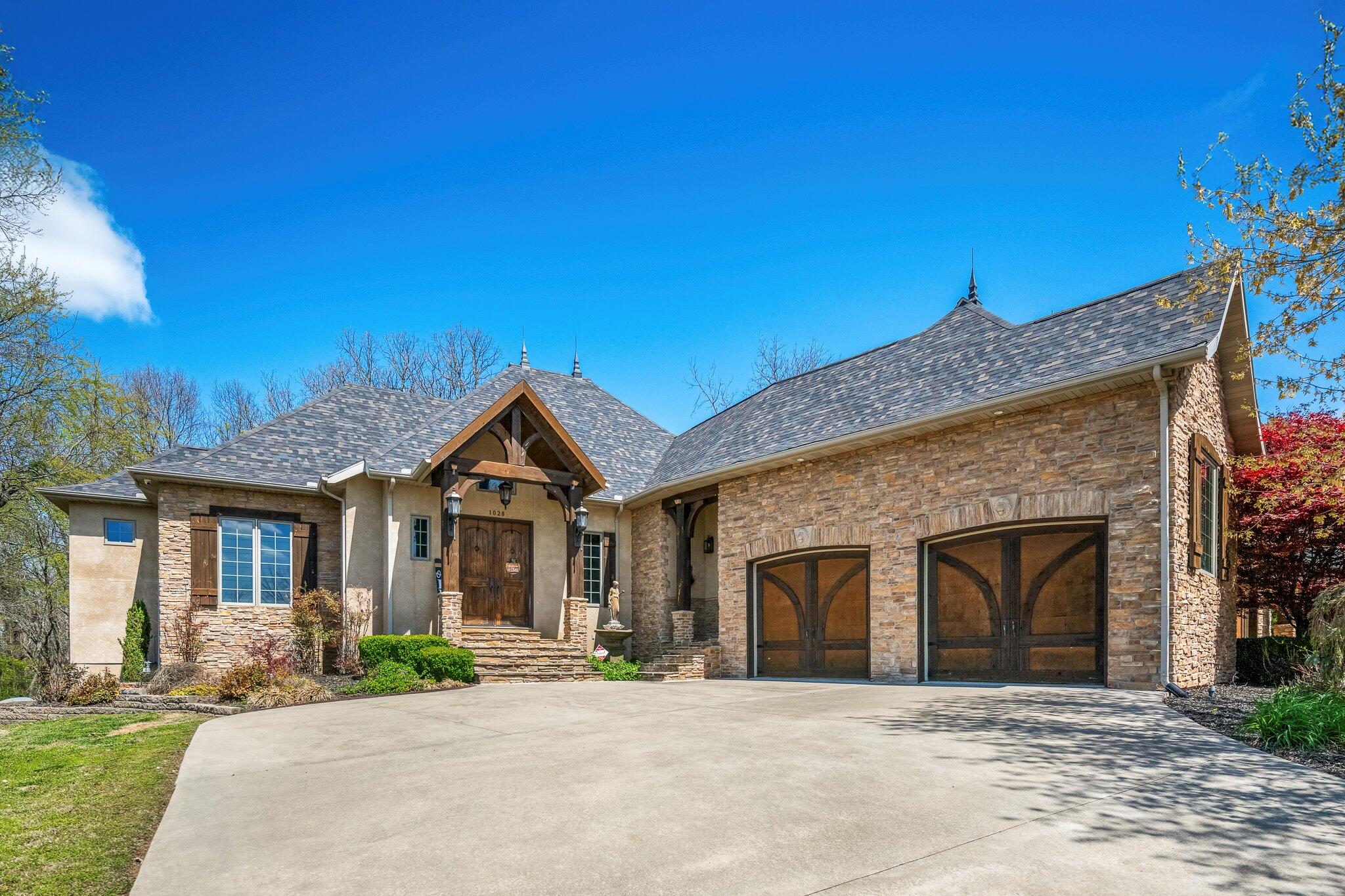 1028 Fox Haven Drive Property Photo