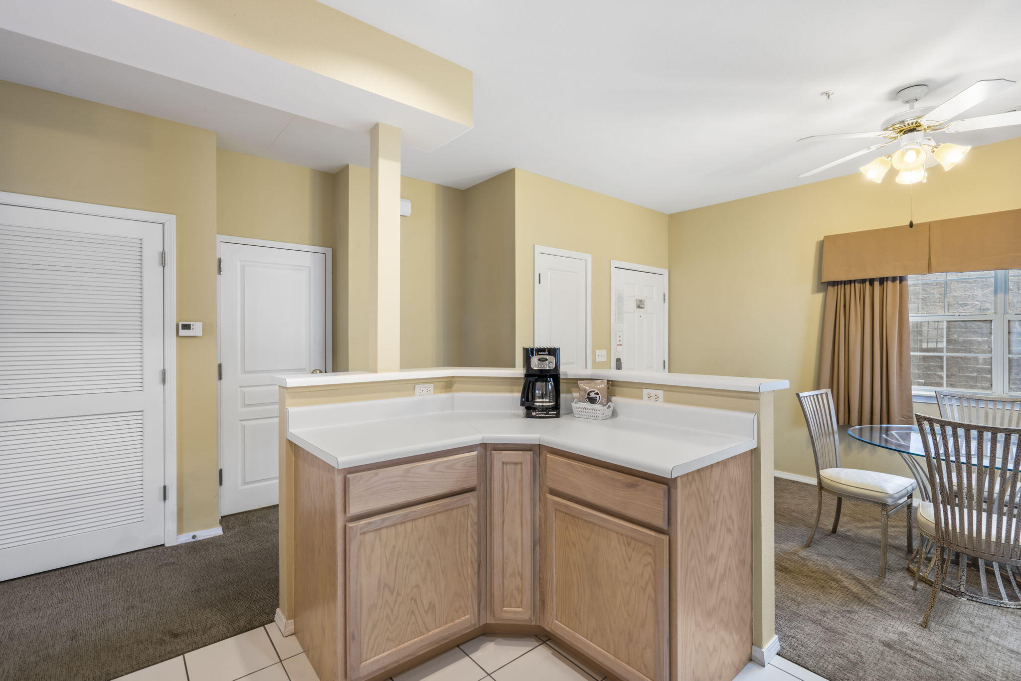 2800 Green Mountain Drive Property Photo 12