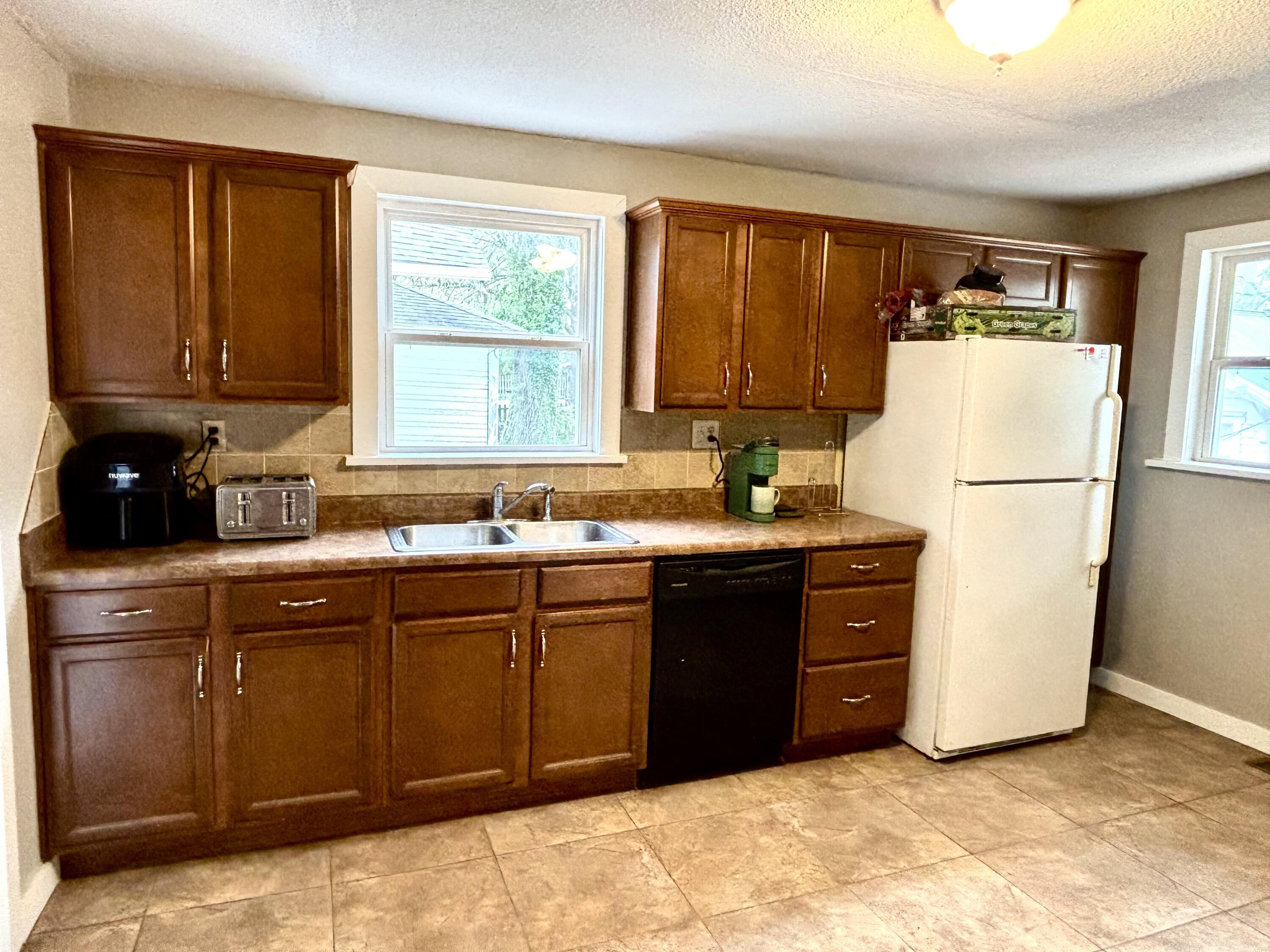 535 East Normal Street Property Photo 11