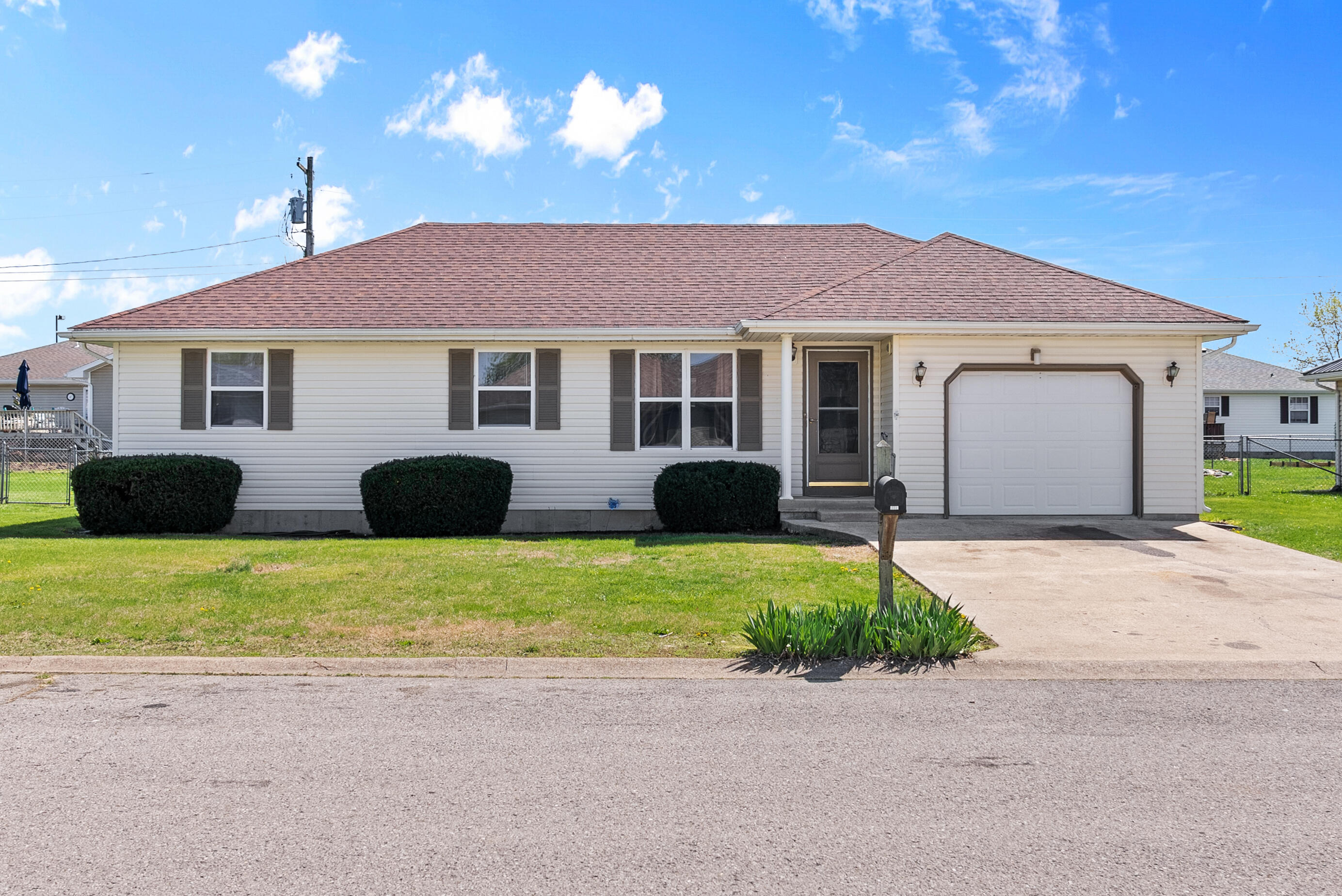1220 Lacy Drive Property Photo
