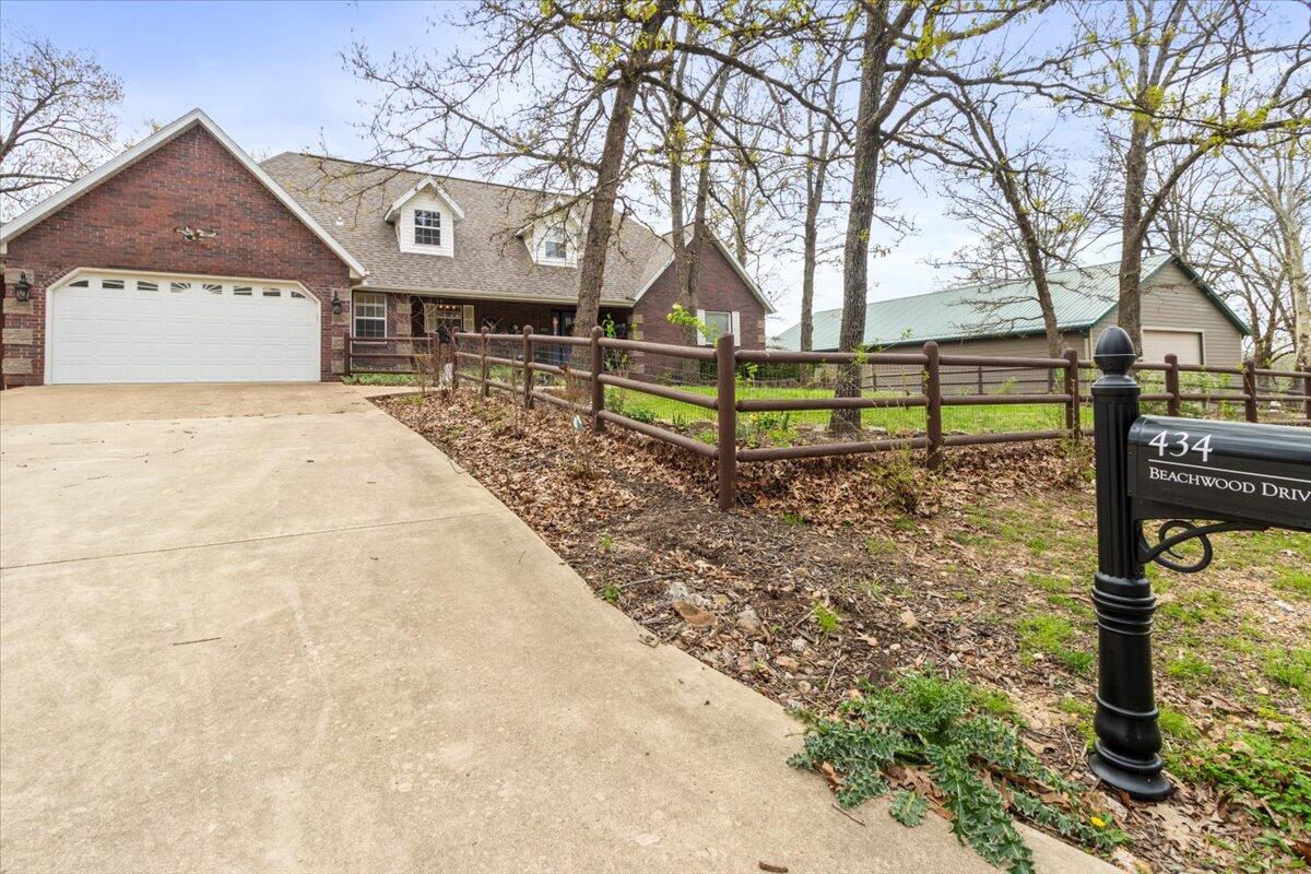 434 Beachwood Drive Property Photo 5