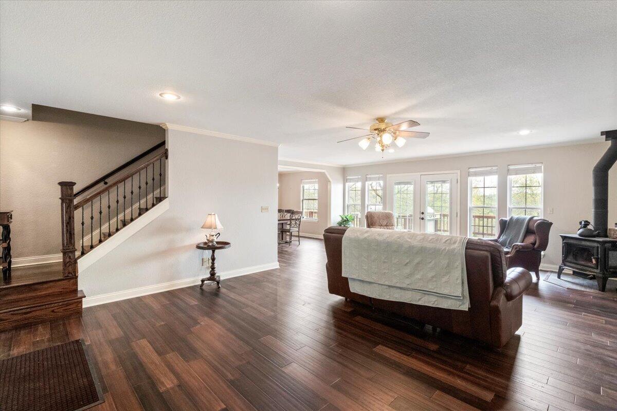 434 Beachwood Drive Property Photo 6