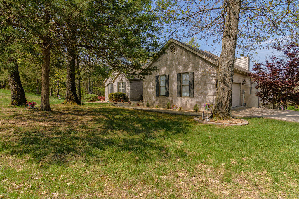 1302 Stoneycreek Lane Property Photo 2