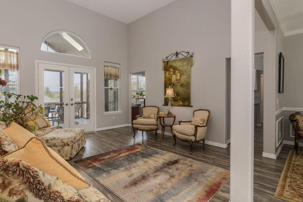 1302 Stoneycreek Lane Property Photo 8