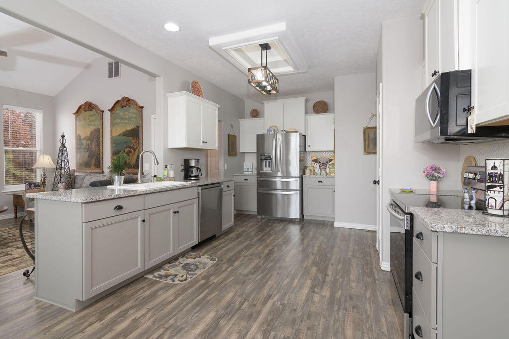 1302 Stoneycreek Lane Property Photo 11
