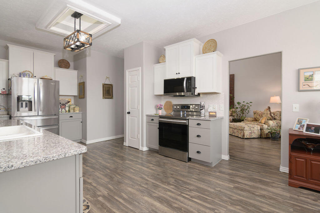 1302 Stoneycreek Lane Property Photo 12