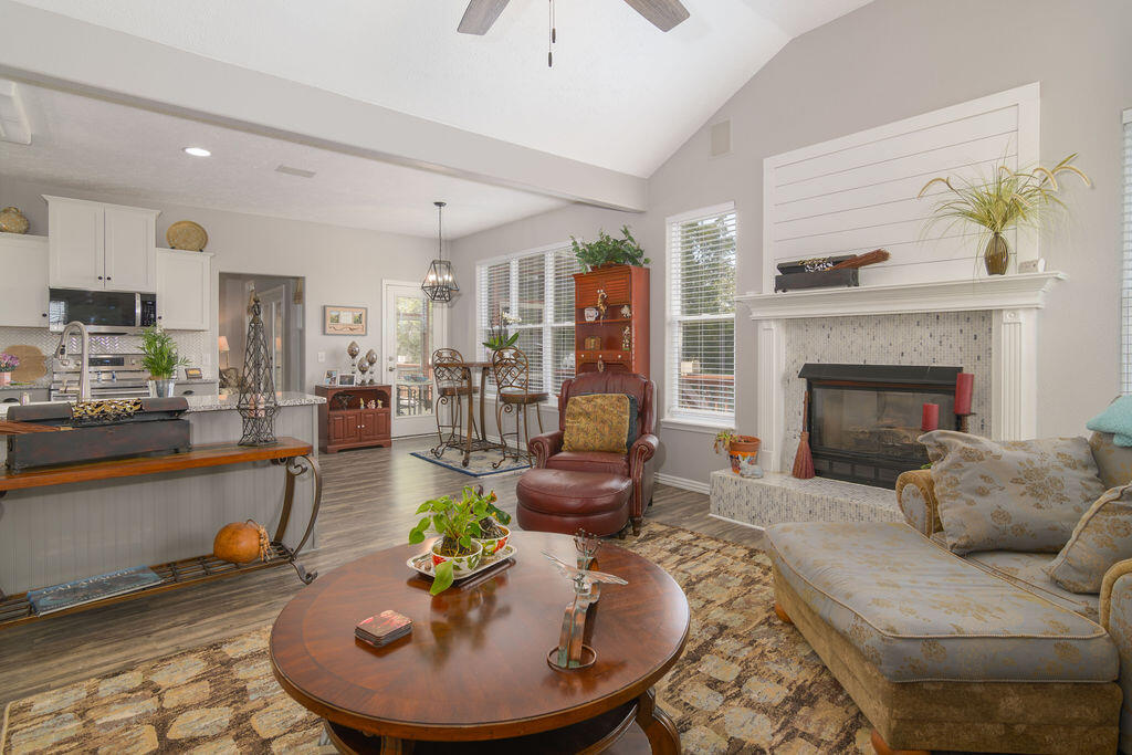 1302 Stoneycreek Lane Property Photo 16