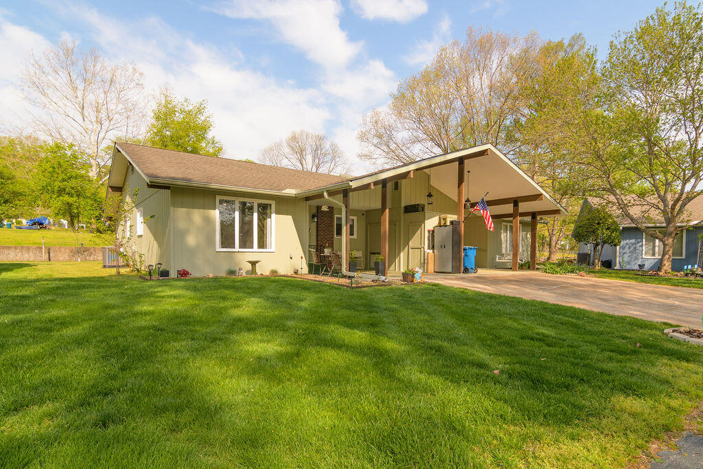 8 Oak Court Property Photo 1