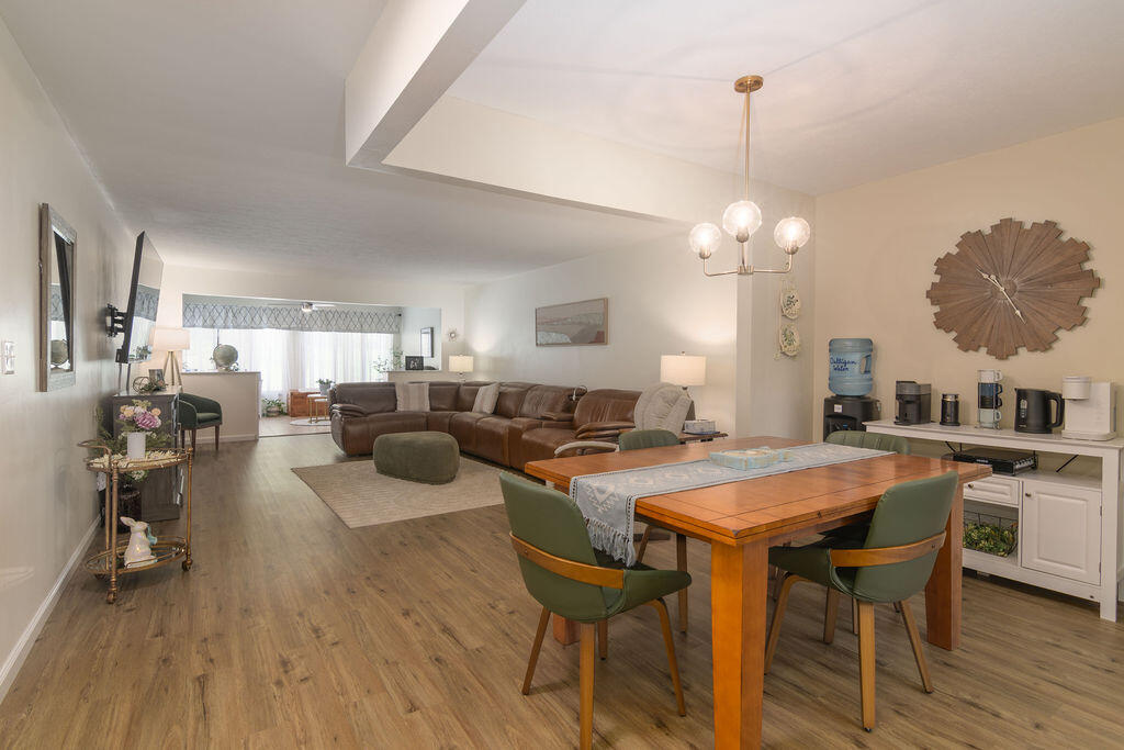 8 Oak Court Property Photo 3