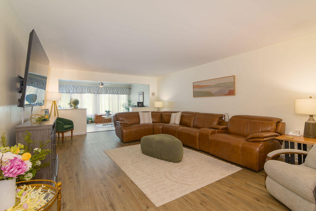 8 Oak Court Property Photo 4
