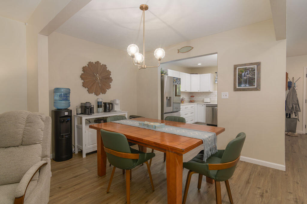 8 Oak Court Property Photo 7