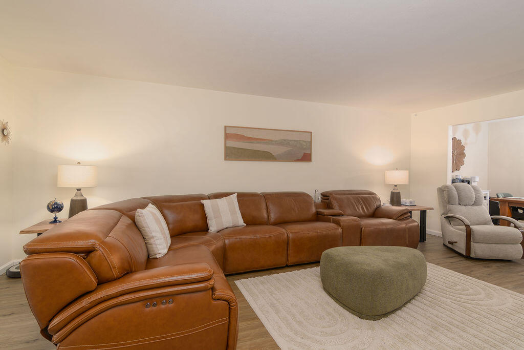 8 Oak Court Property Photo 8