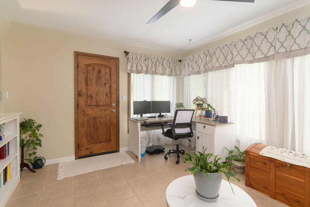 8 Oak Court Property Photo 15