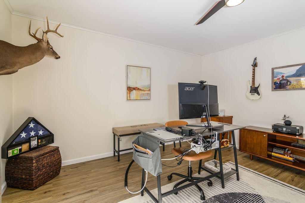 8 Oak Court Property Photo 18
