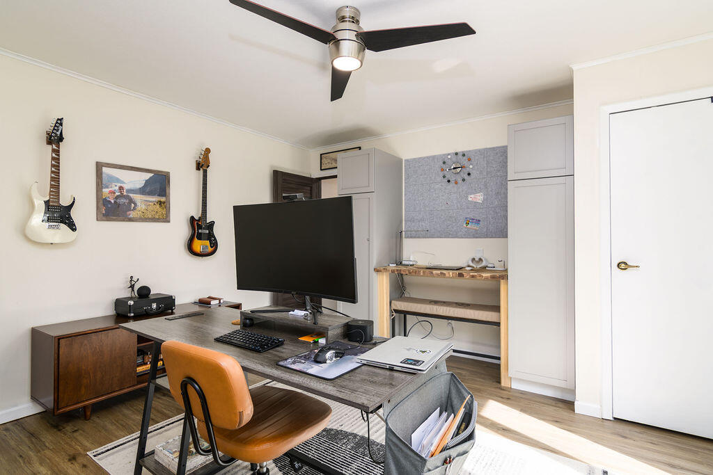8 Oak Court Property Photo 19