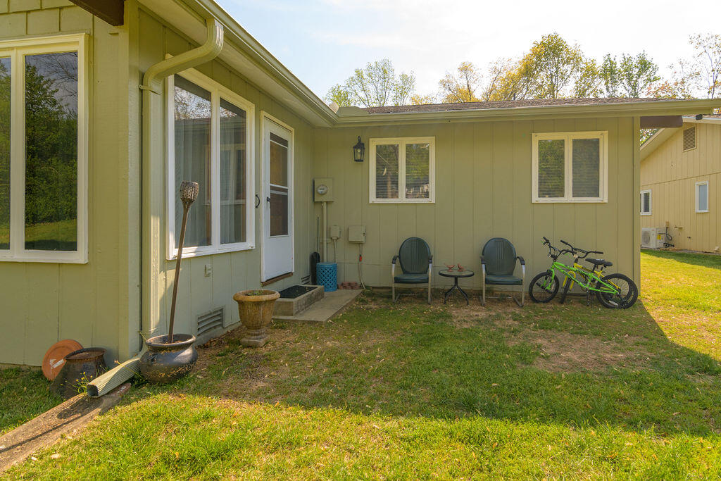 8 Oak Court Property Photo 28