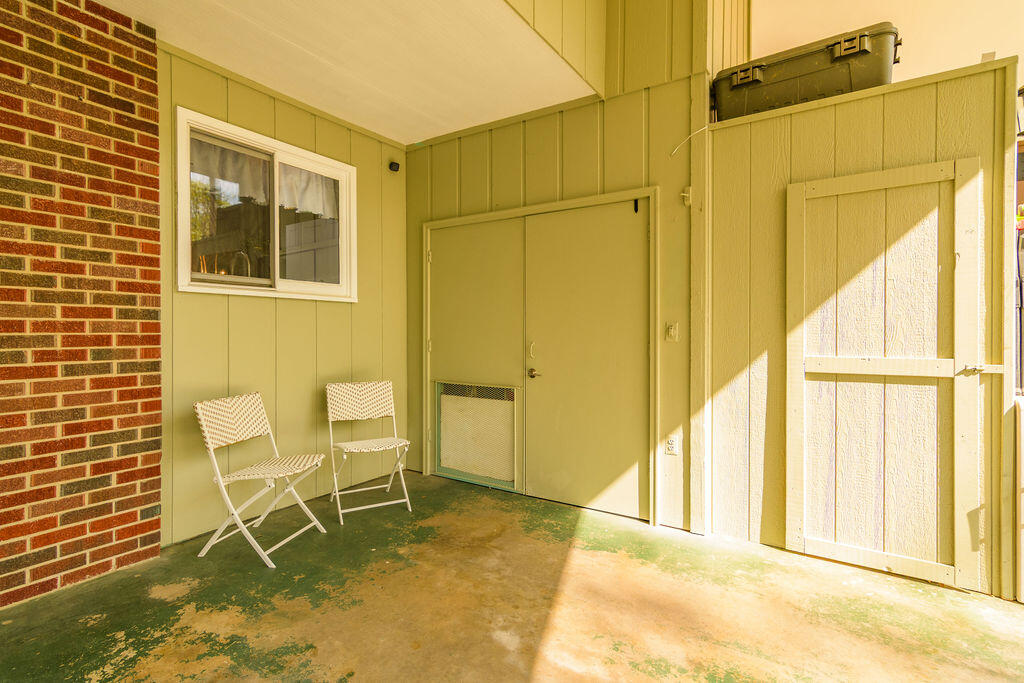 8 Oak Court Property Photo 31