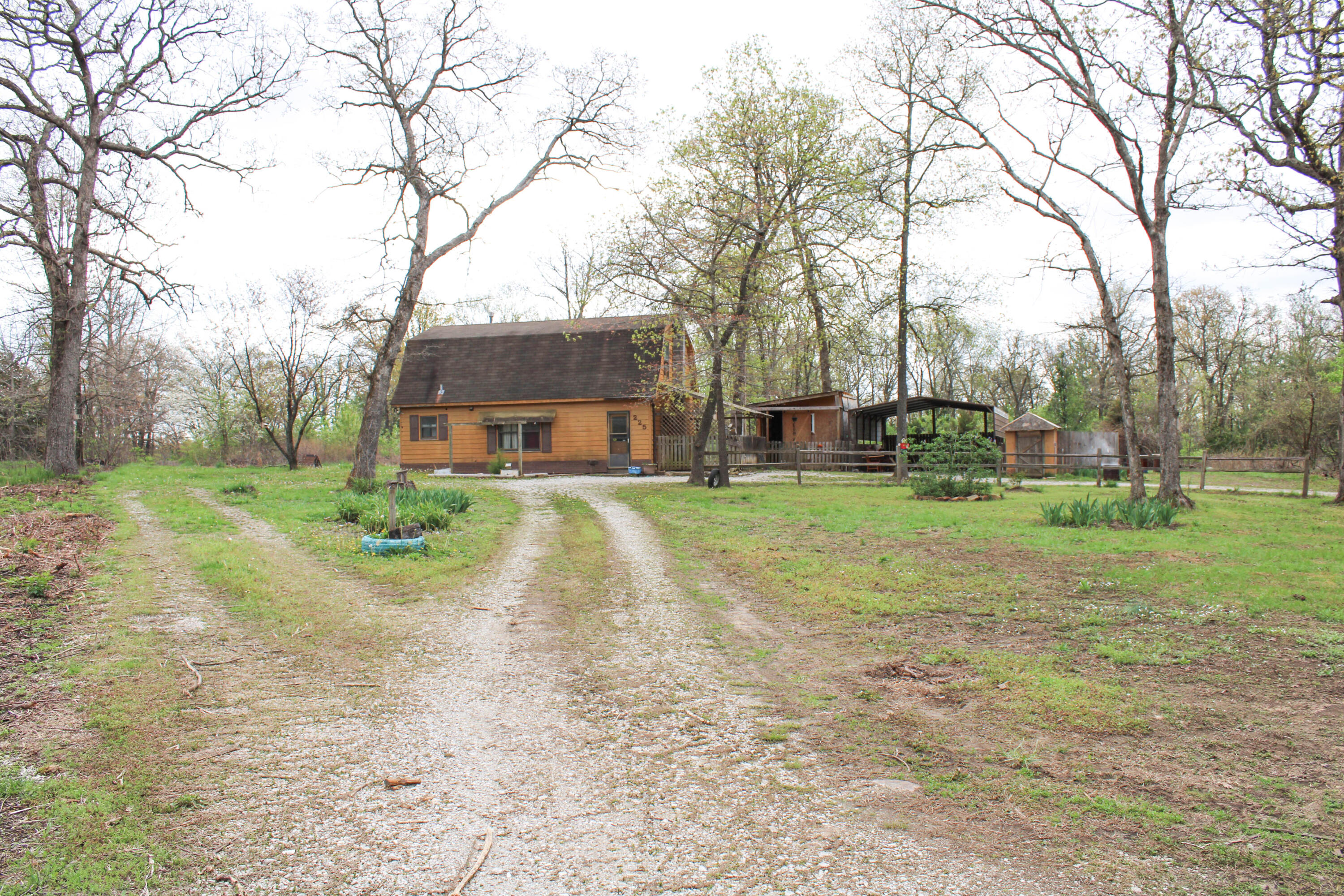 225 Northeast 175 Road Property Photo 2