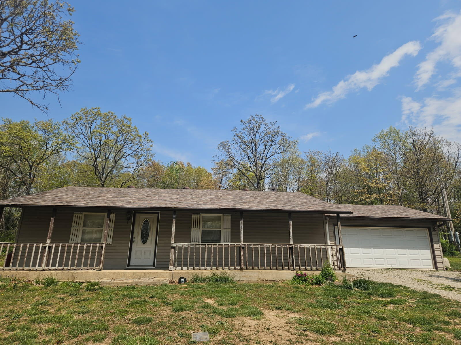 5562 Private Road 2023 Property Photo 1