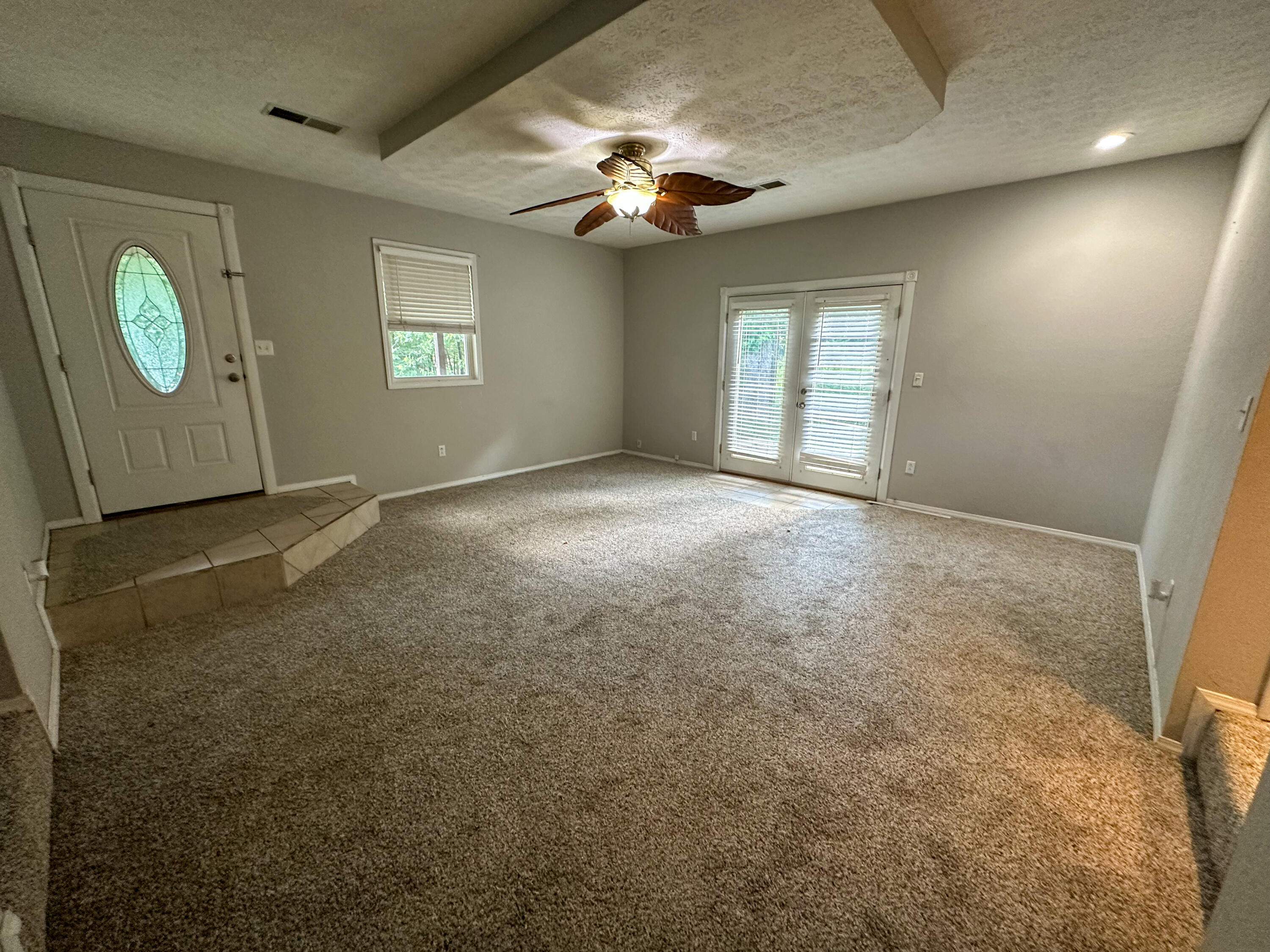 5562 Private Road 2023 Property Photo 2
