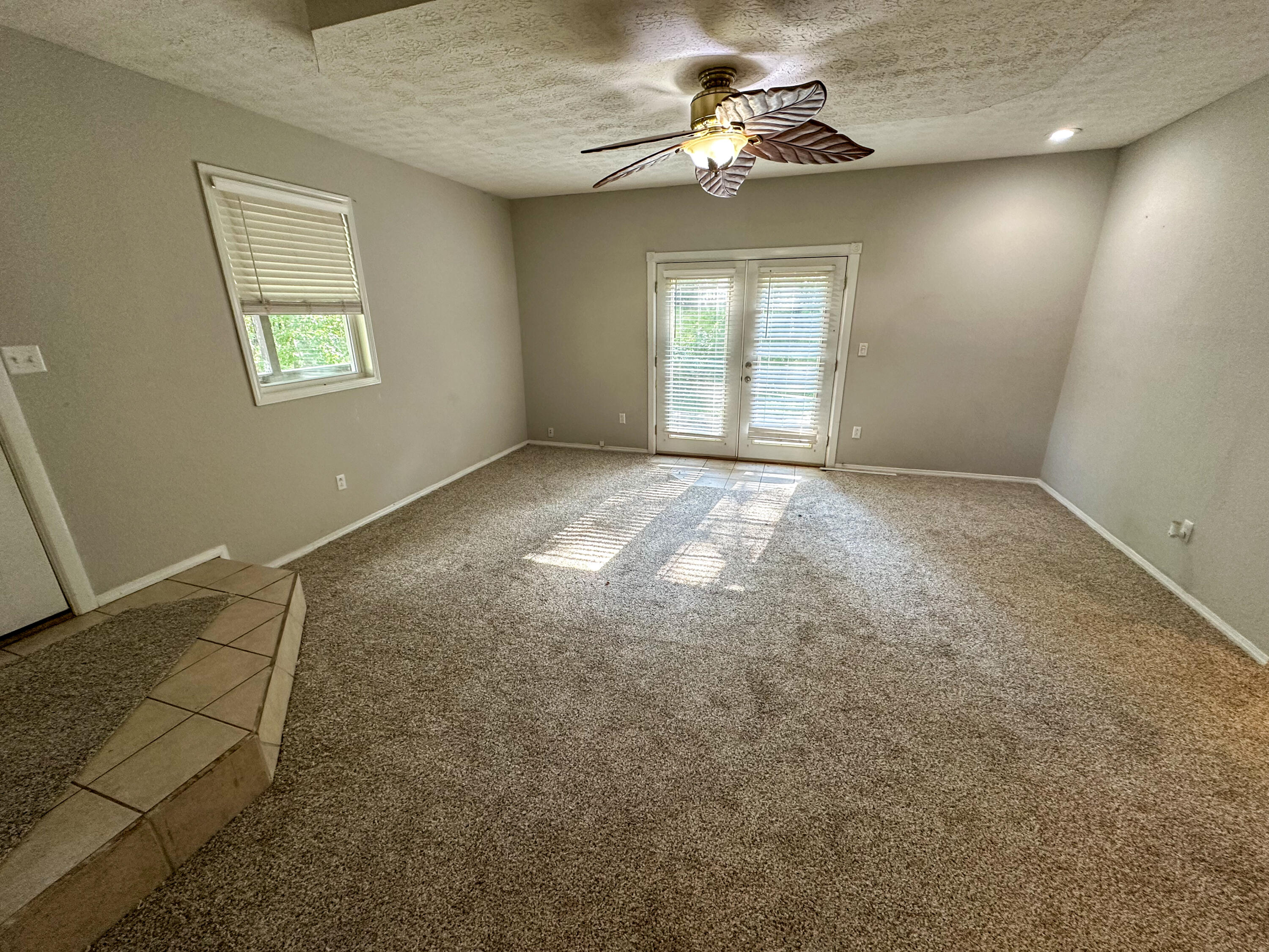 5562 Private Road 2023 Property Photo 3