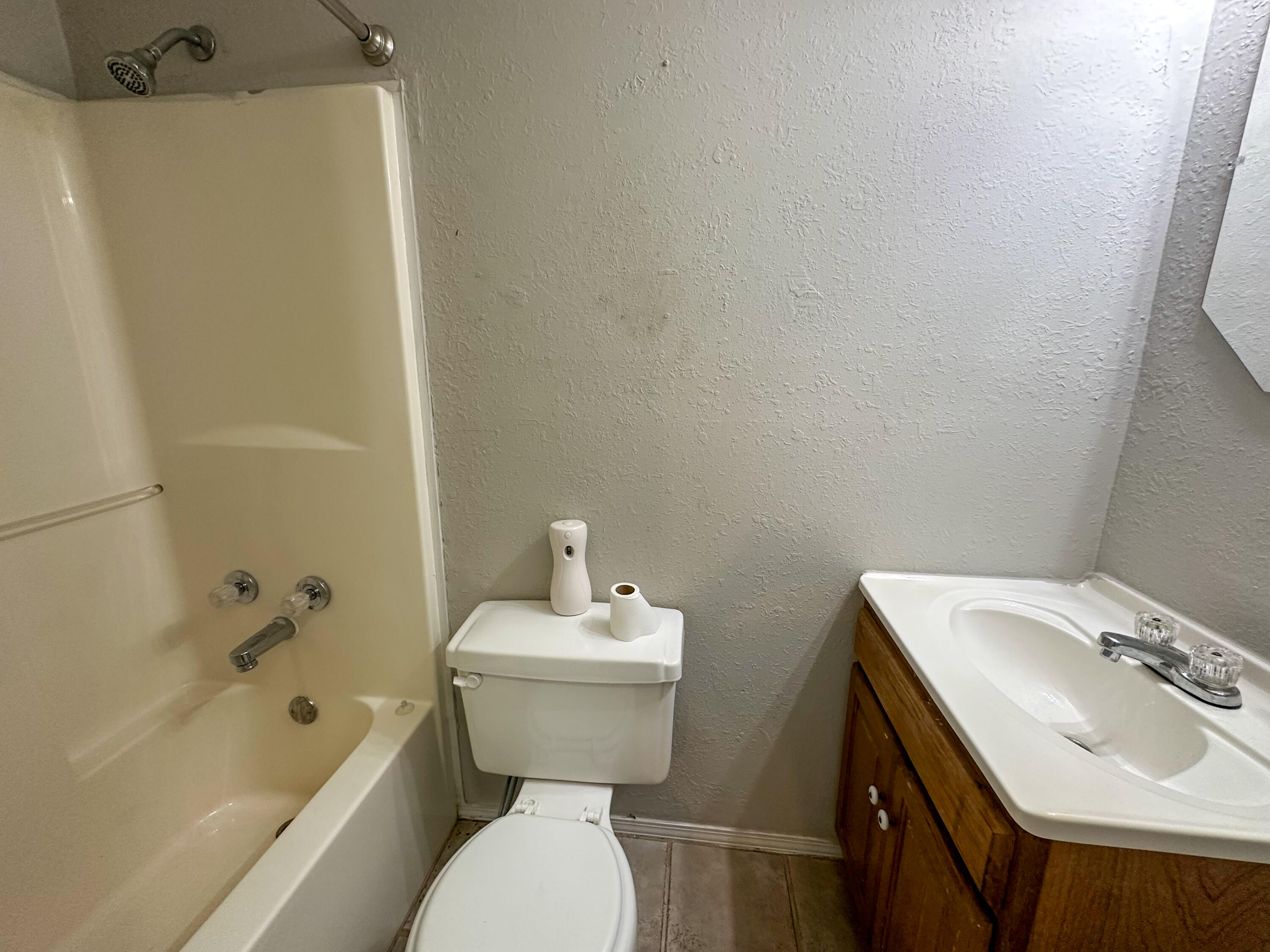 5562 Private Road 2023 Property Photo 6