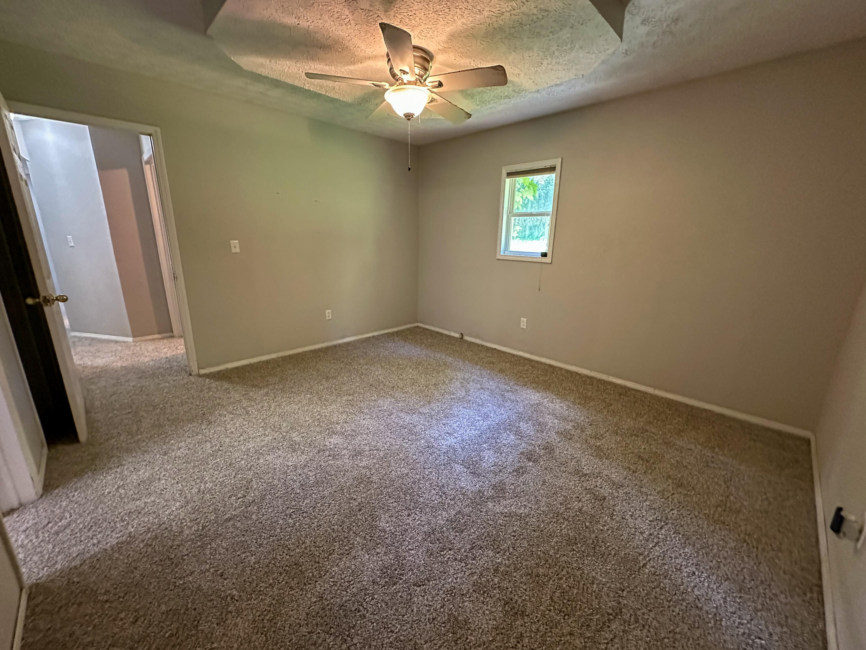 5562 Private Road 2023 Property Photo 10