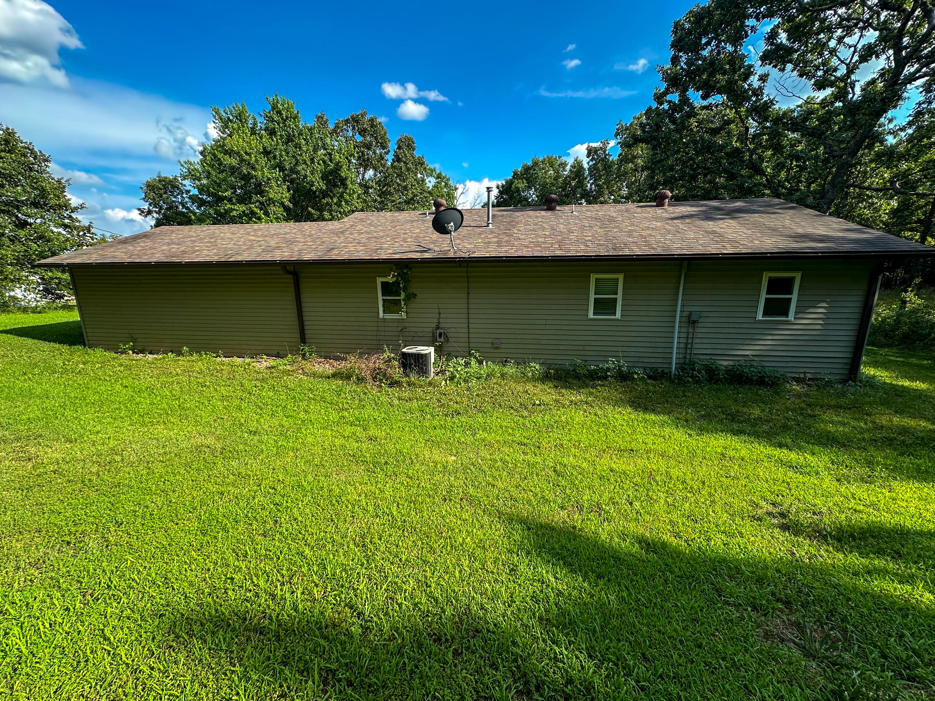 5562 Private Road 2023 Property Photo 13