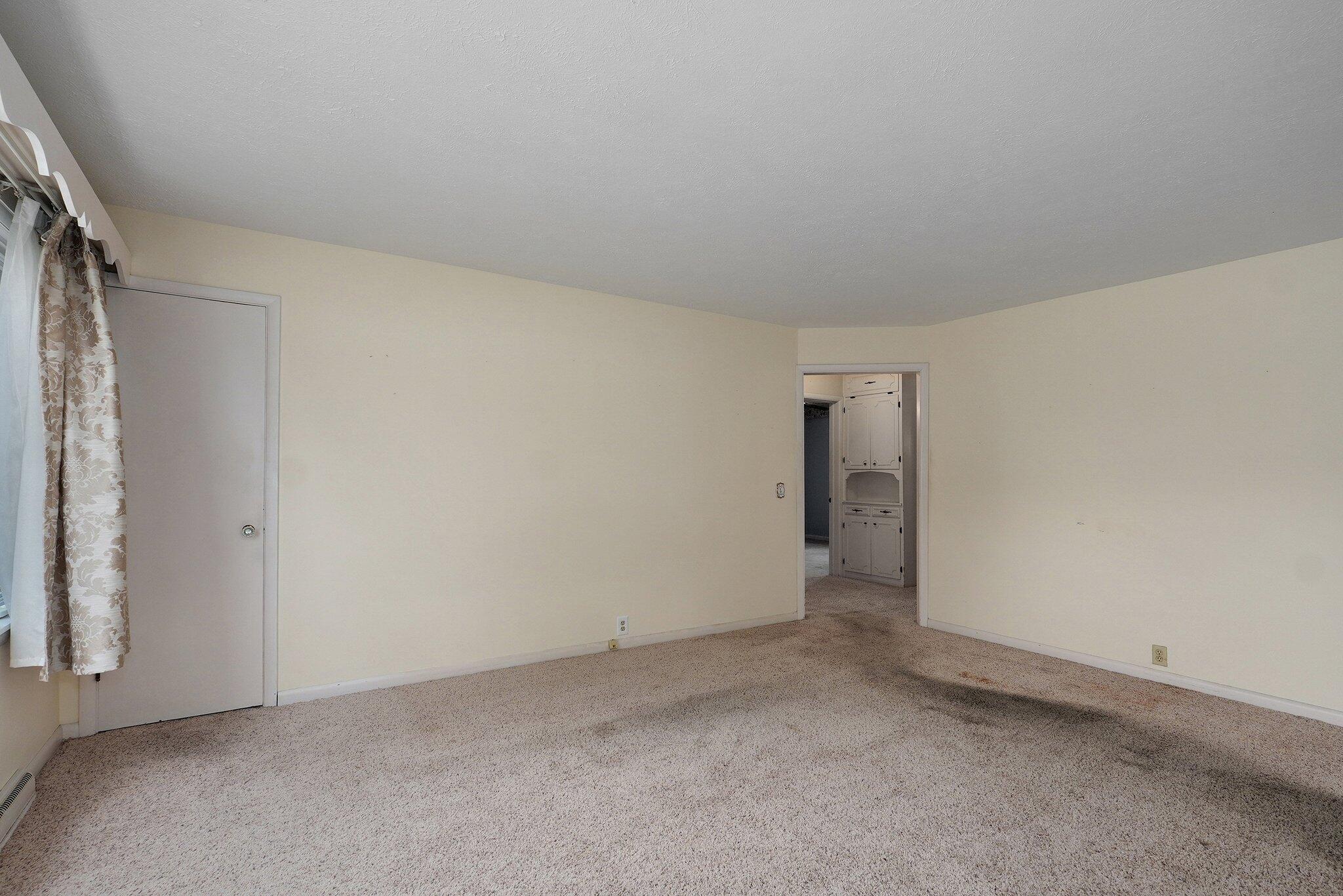 312 South Park Avenue Property Photo 5