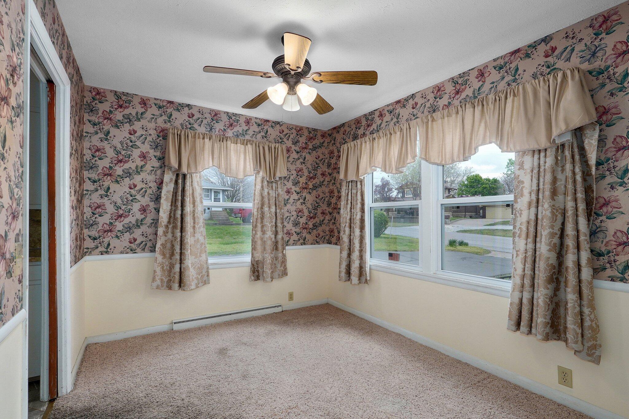 312 South Park Avenue Property Photo 7