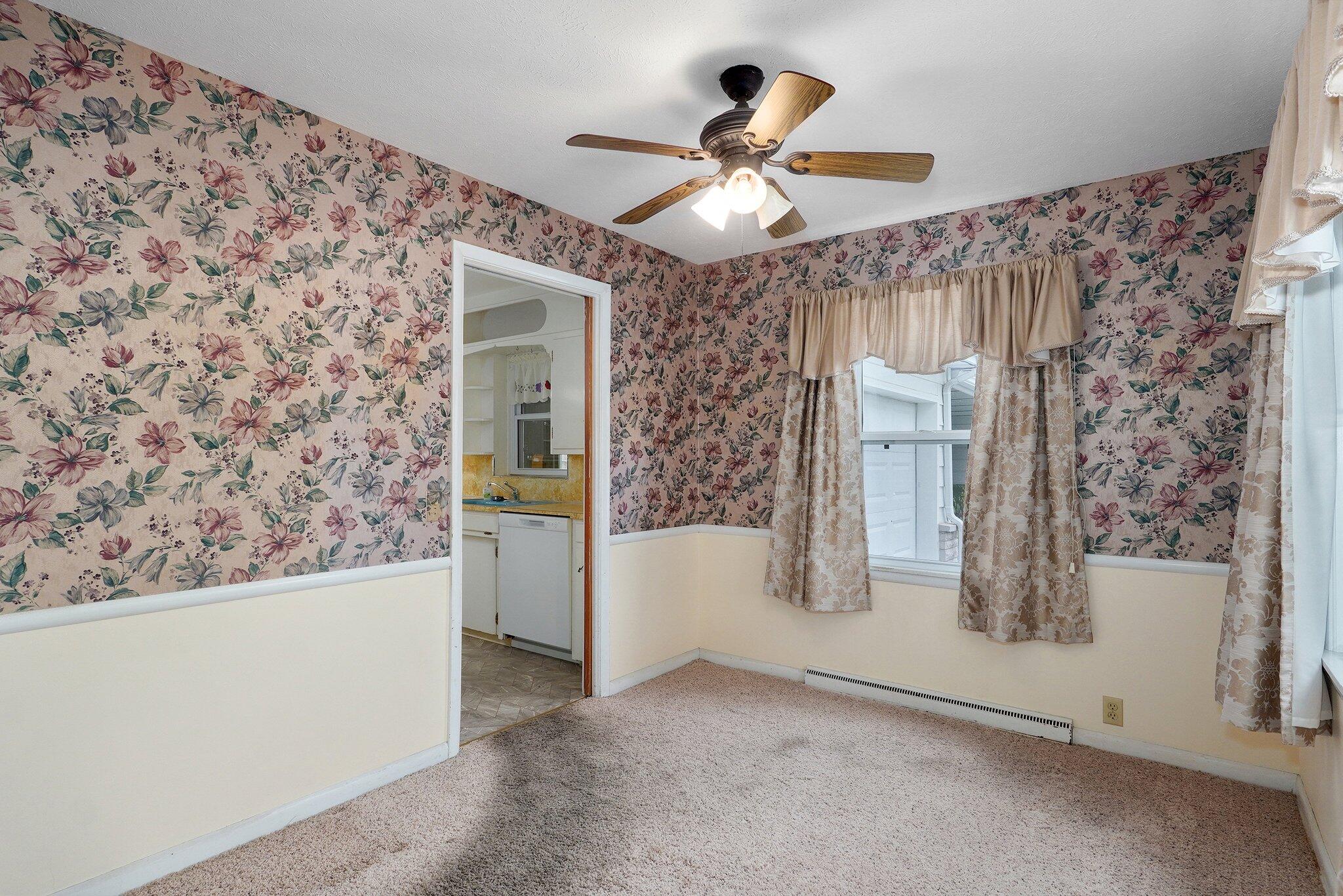 312 South Park Avenue Property Photo 8