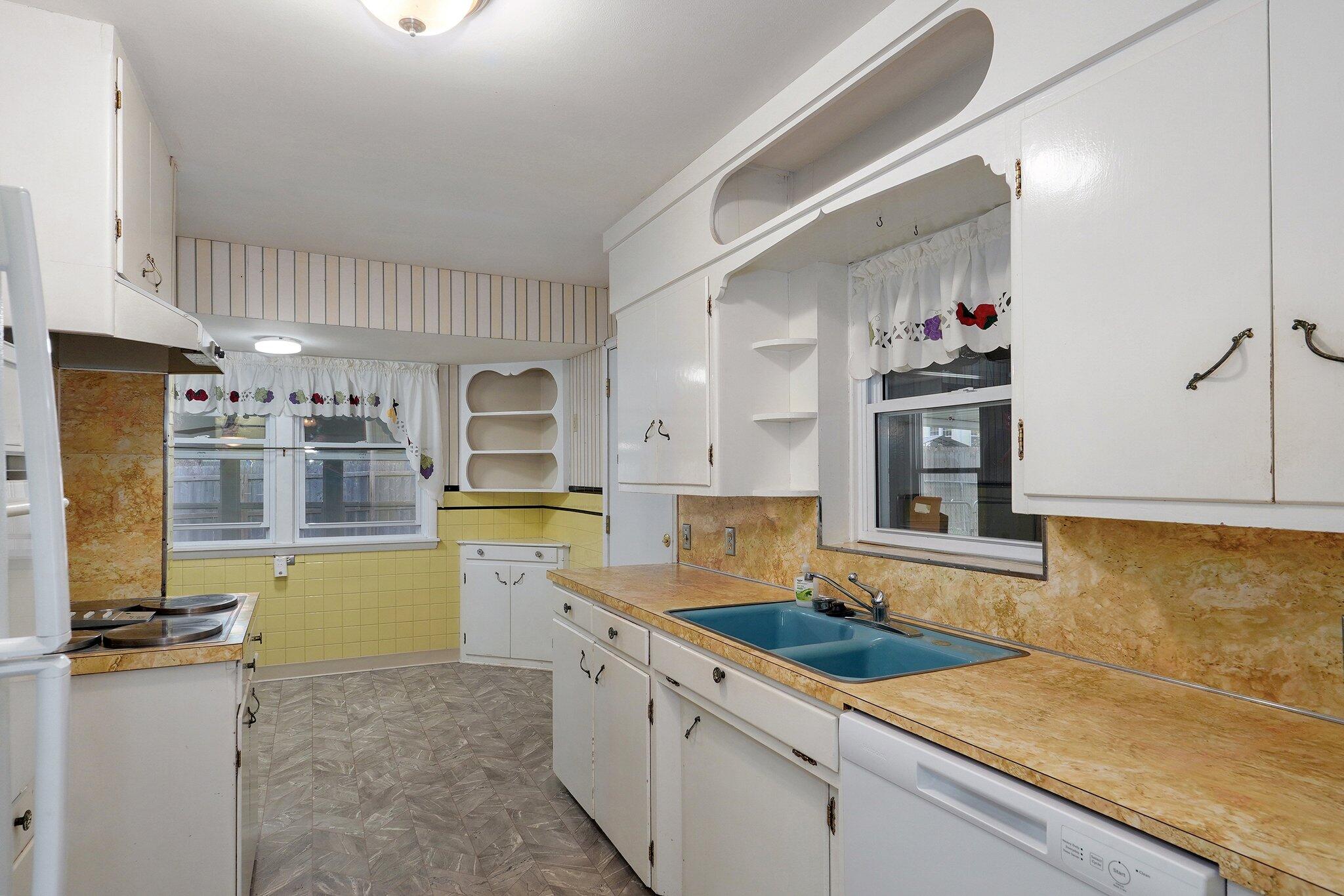 312 South Park Avenue Property Photo 9