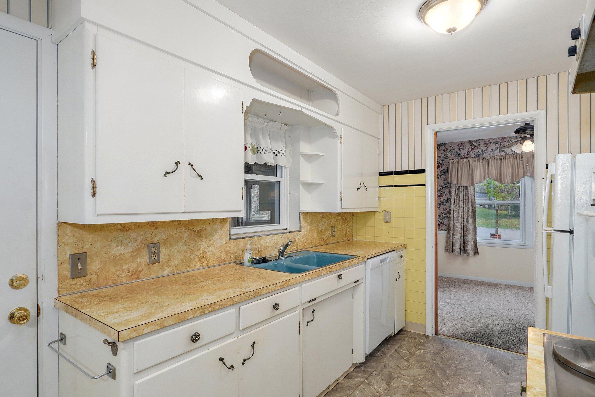 312 South Park Avenue Property Photo 11