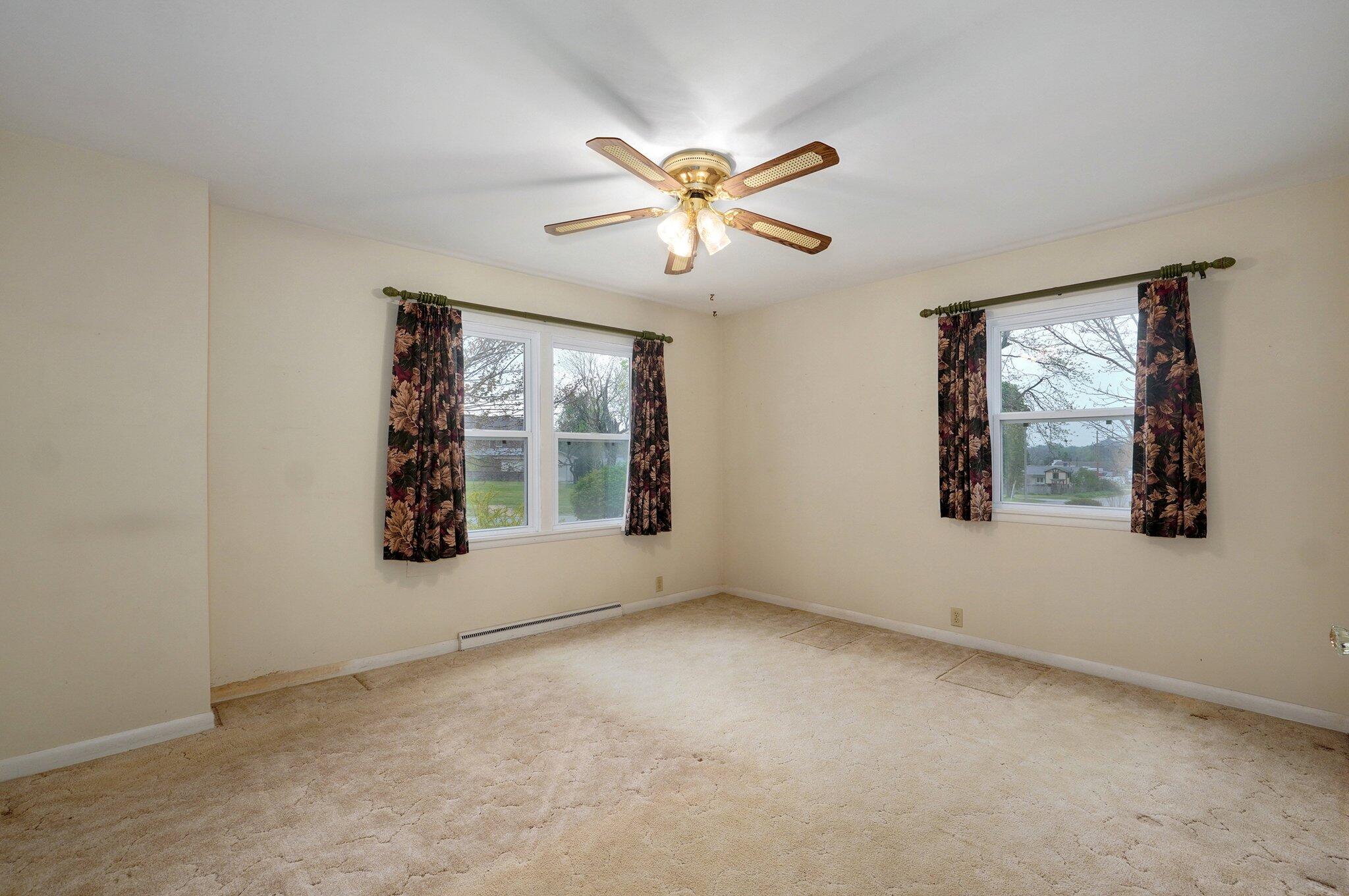 312 South Park Avenue Property Photo 19