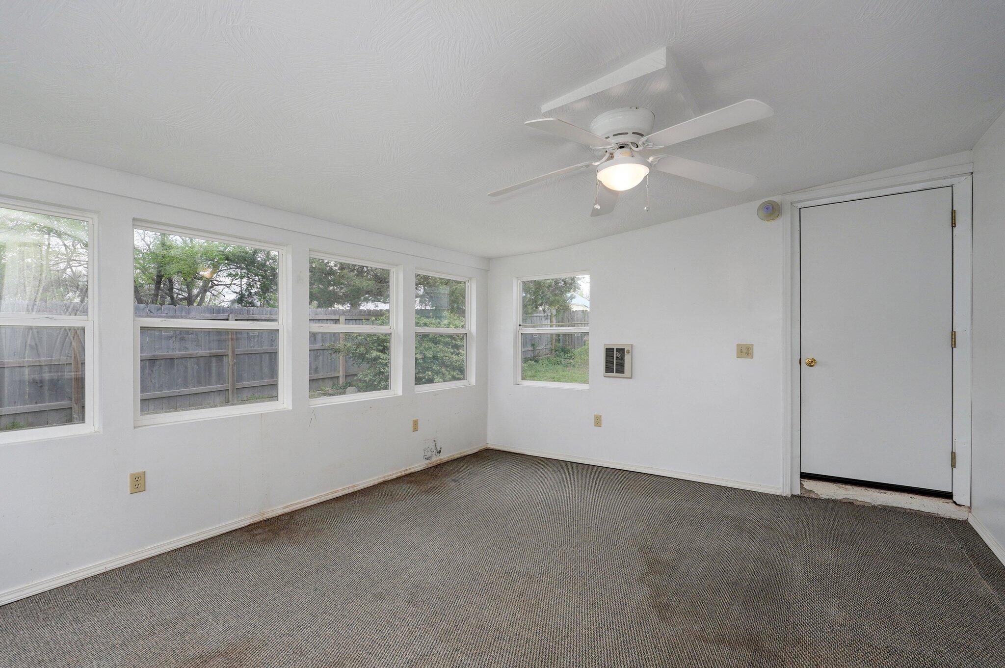312 South Park Avenue Property Photo 22