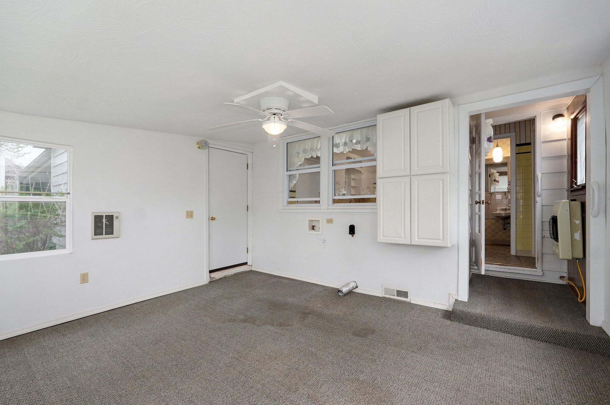 312 South Park Avenue Property Photo 23