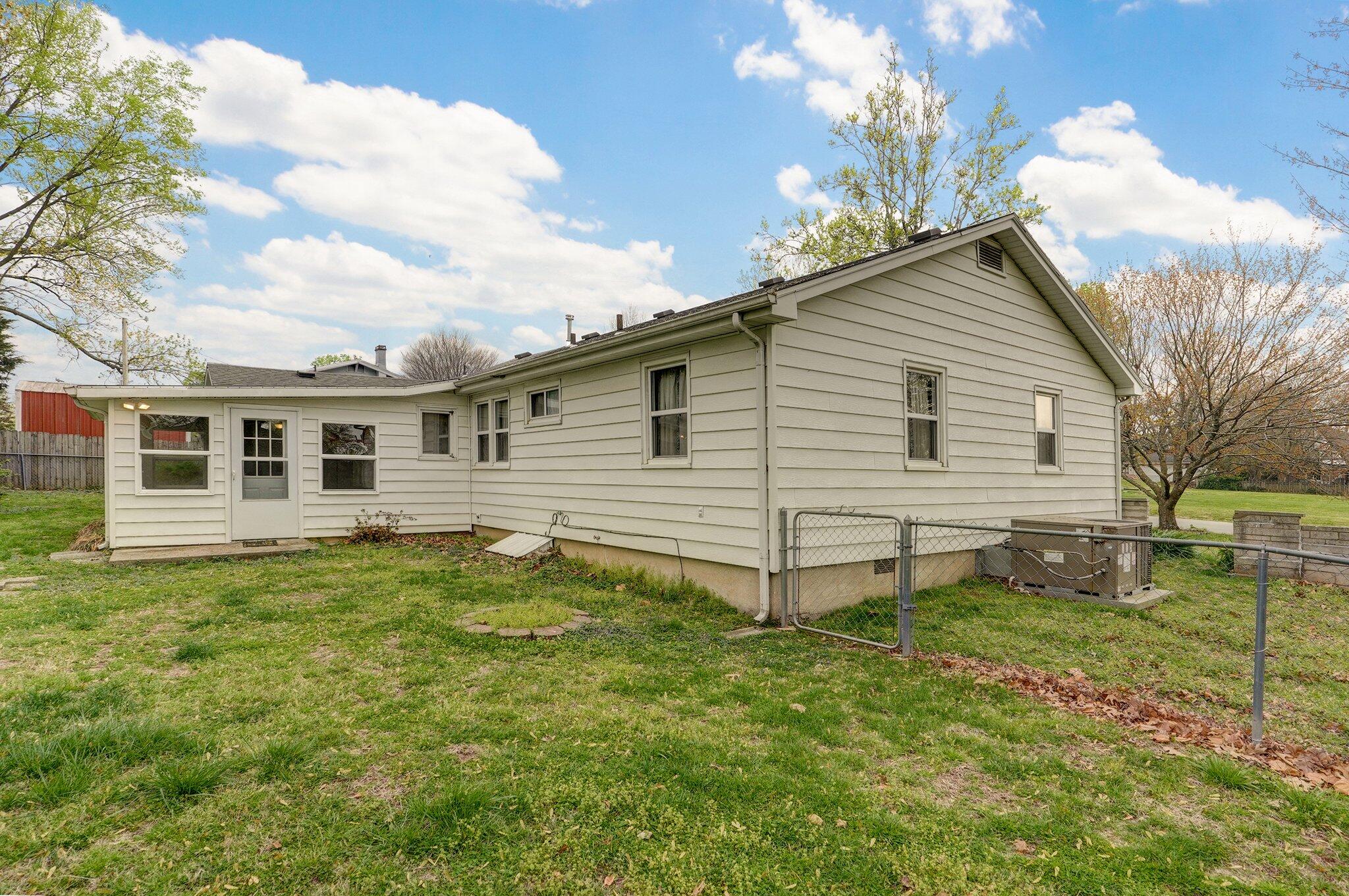 312 South Park Avenue Property Photo 24