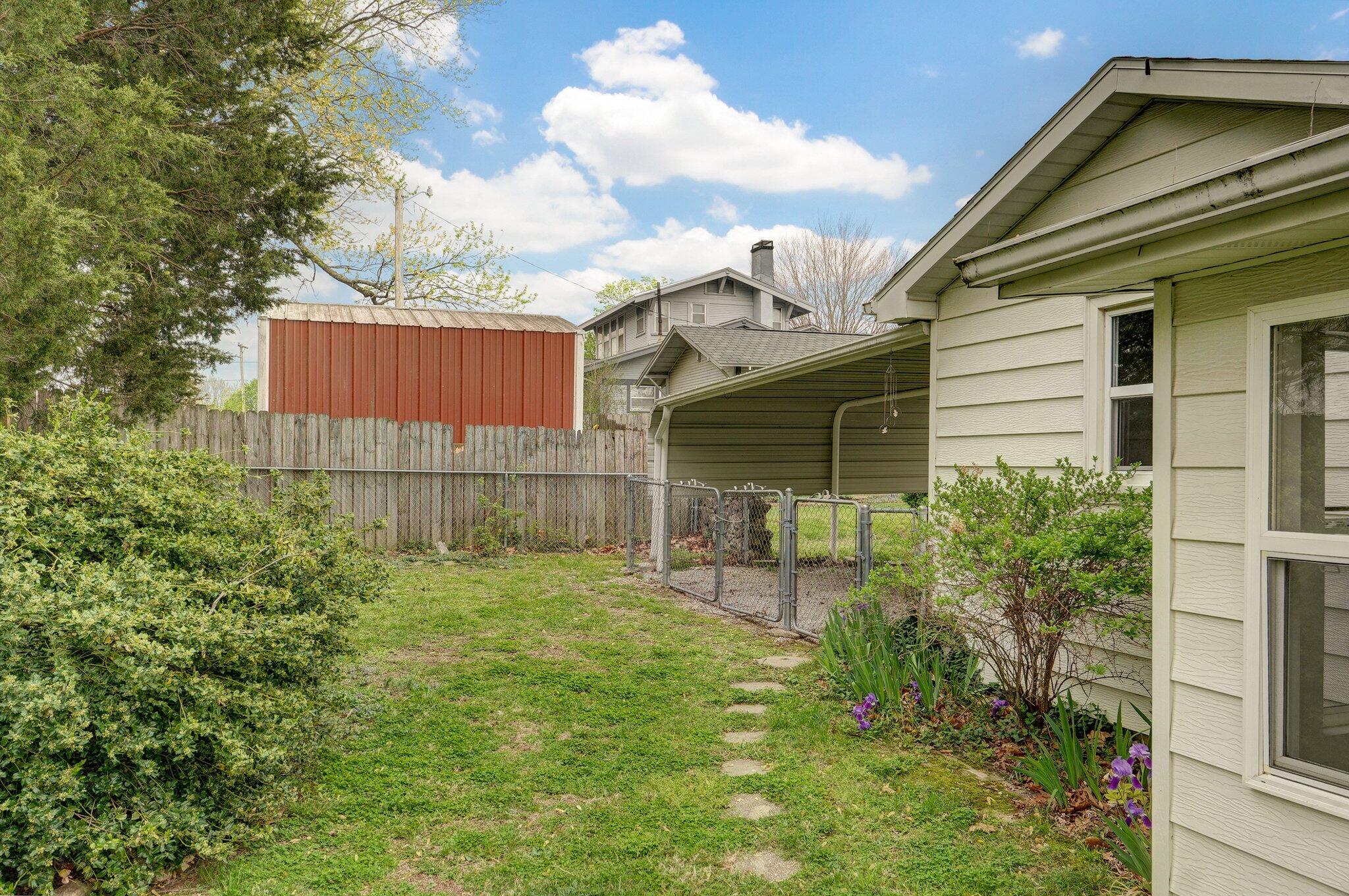 312 South Park Avenue Property Photo 27