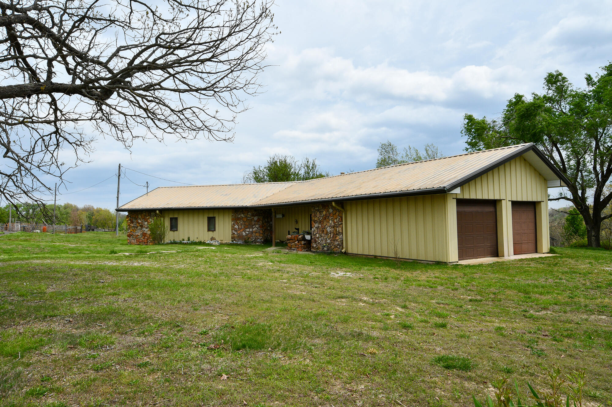 8100 Creek Road Property Photo 1