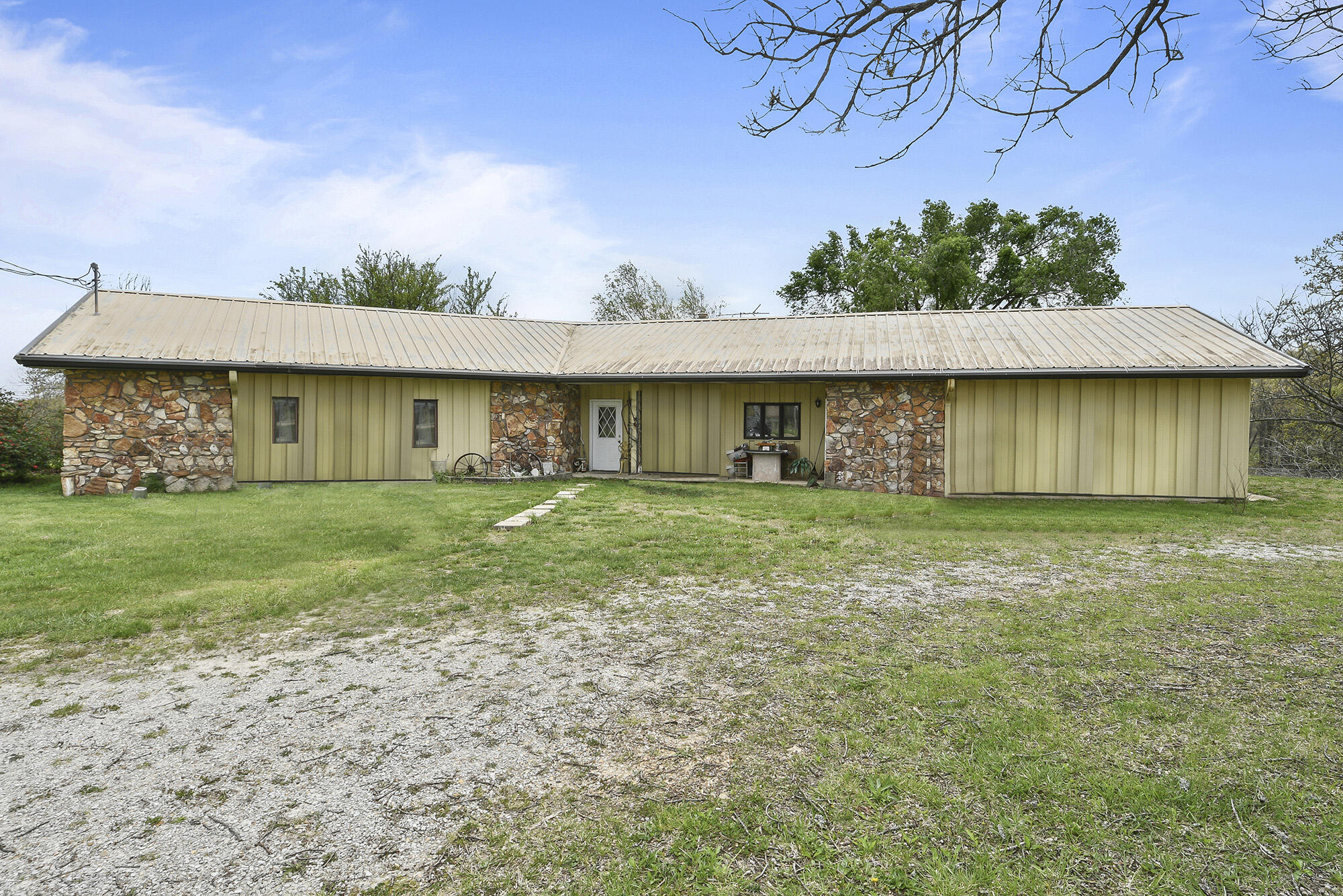 8100 Creek Road Property Photo 2
