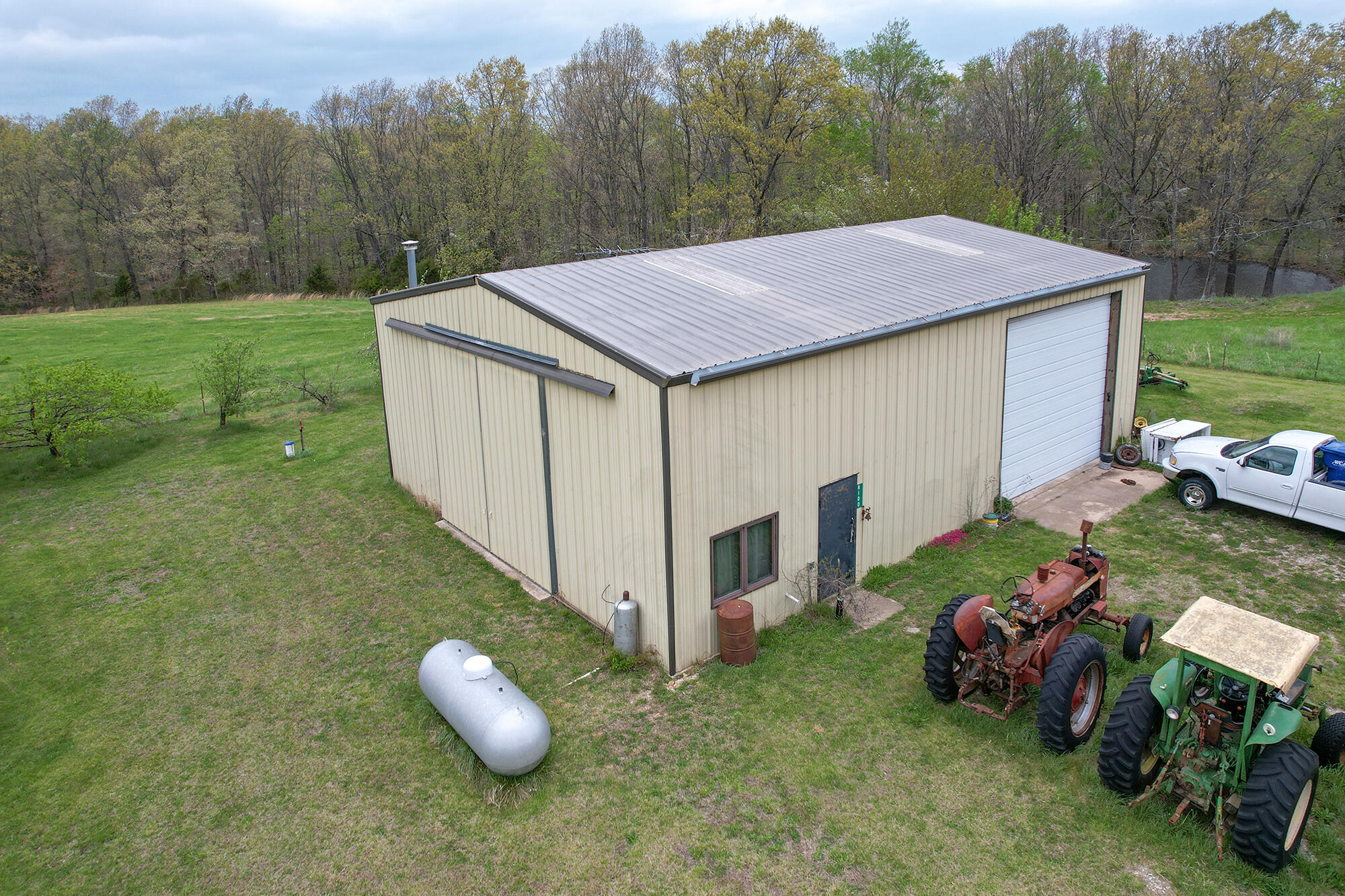 8100 Creek Road Property Photo 6