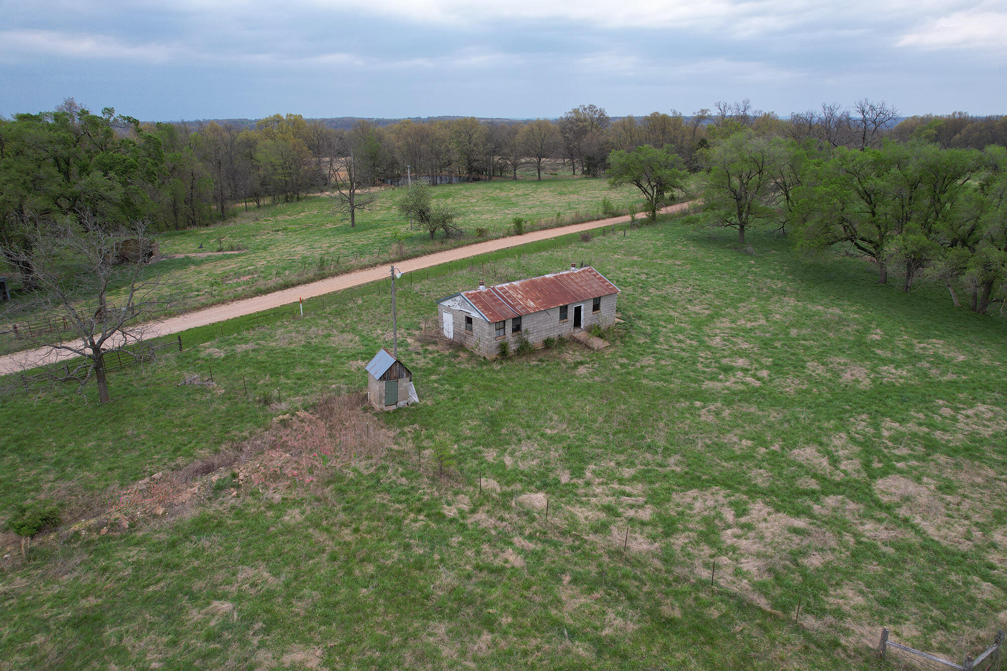 8100 Creek Road Property Photo 12
