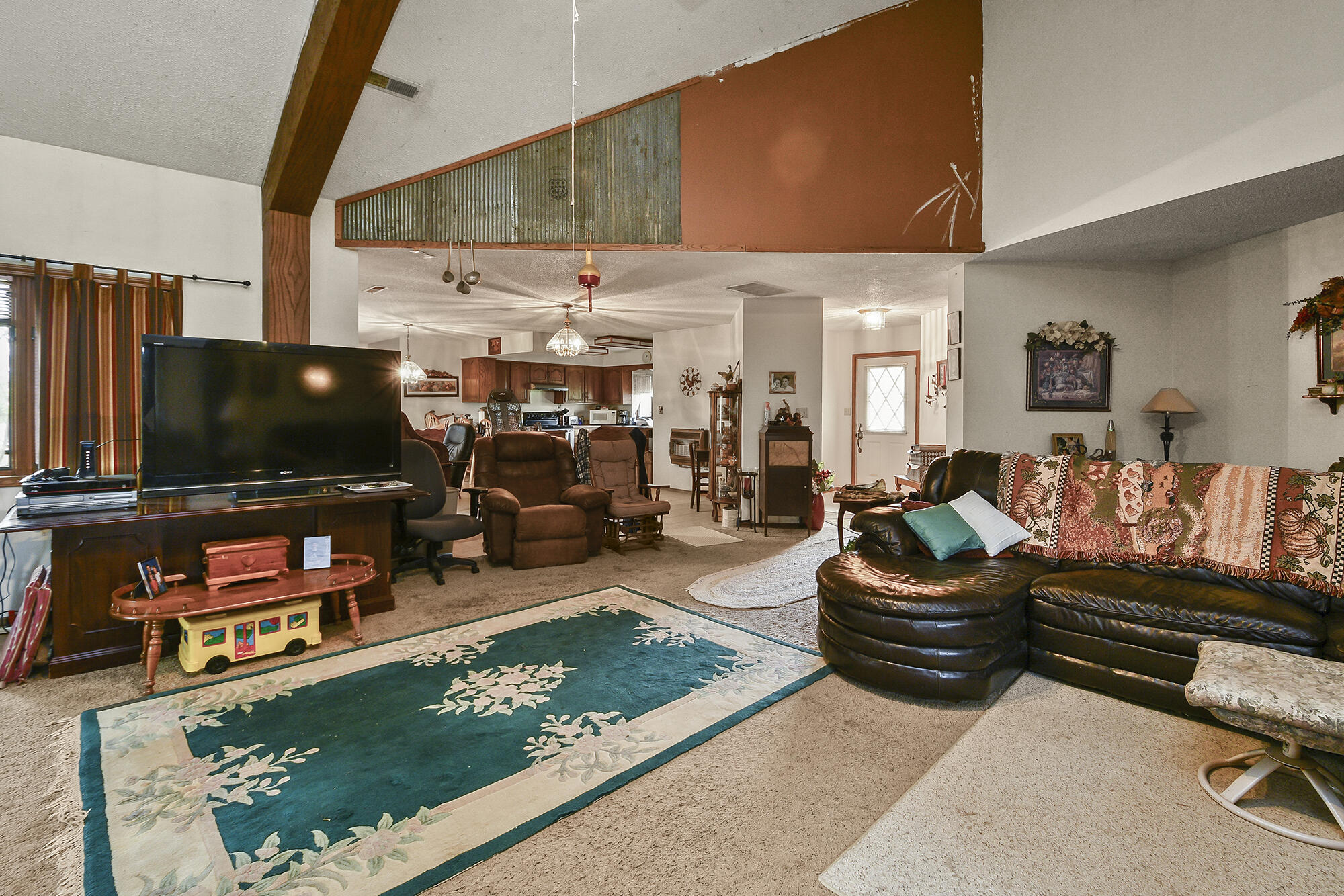 8100 Creek Road Property Photo 25