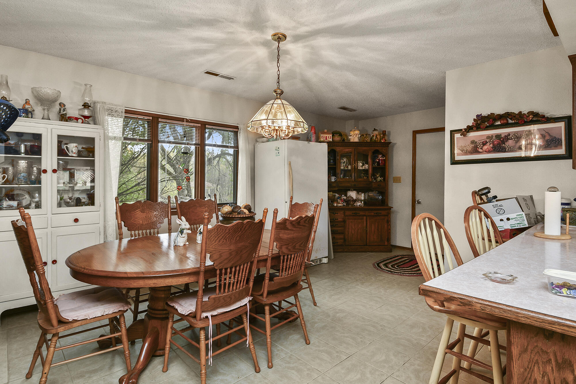 8100 Creek Road Property Photo 28