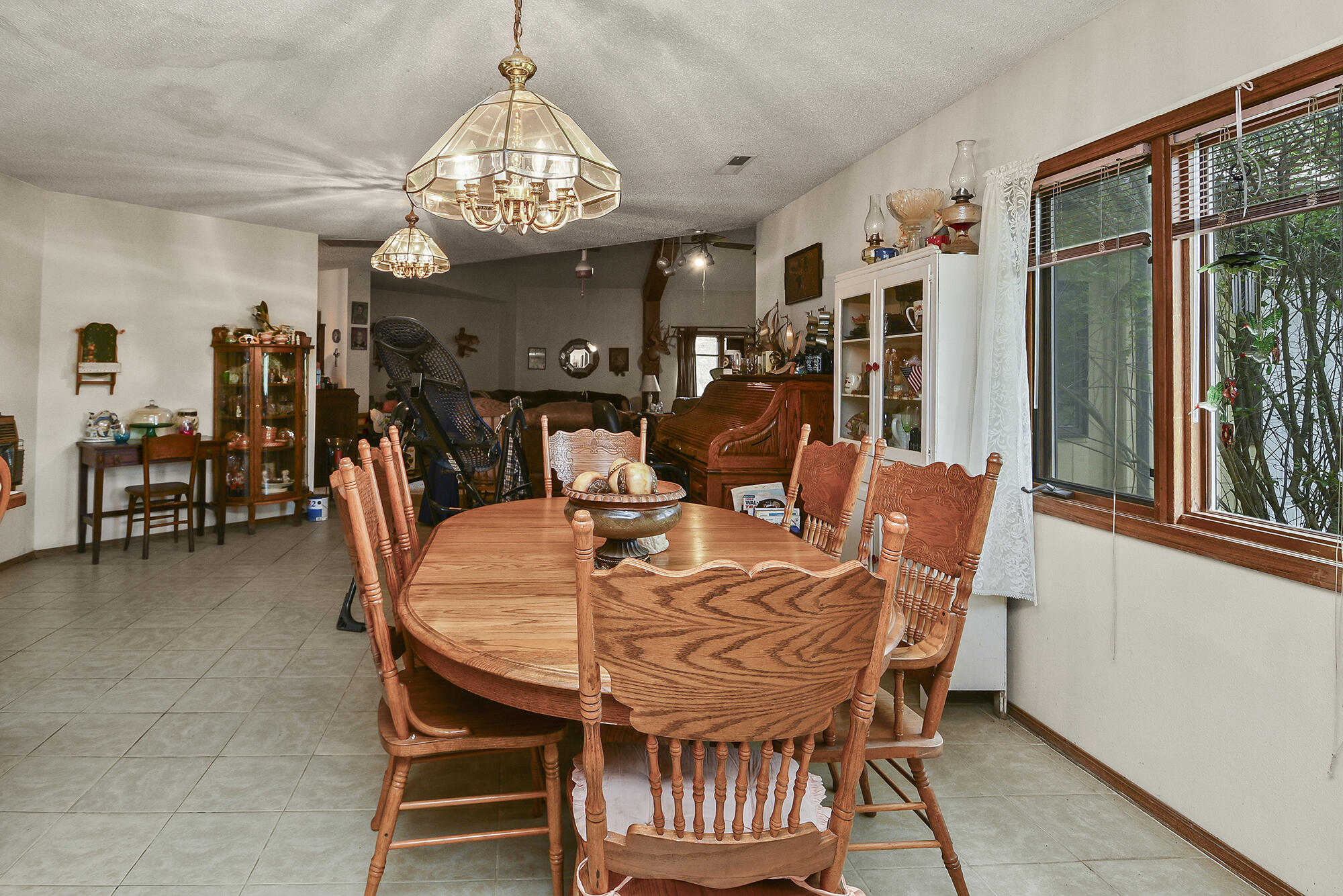 8100 Creek Road Property Photo 30