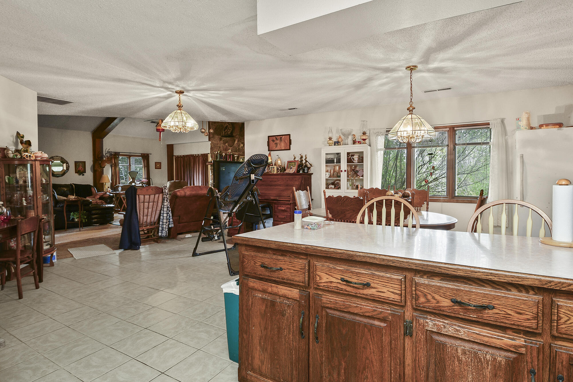 8100 Creek Road Property Photo 31