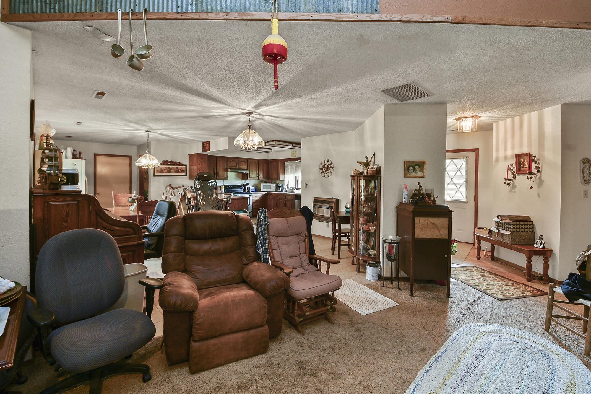 8100 Creek Road Property Photo 32