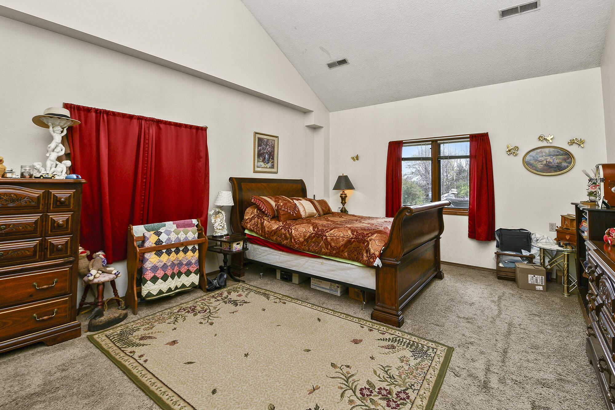 8100 Creek Road Property Photo 36